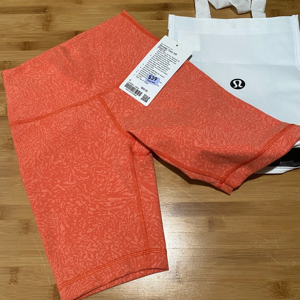 NWT-Wunder Train HR Short 8”